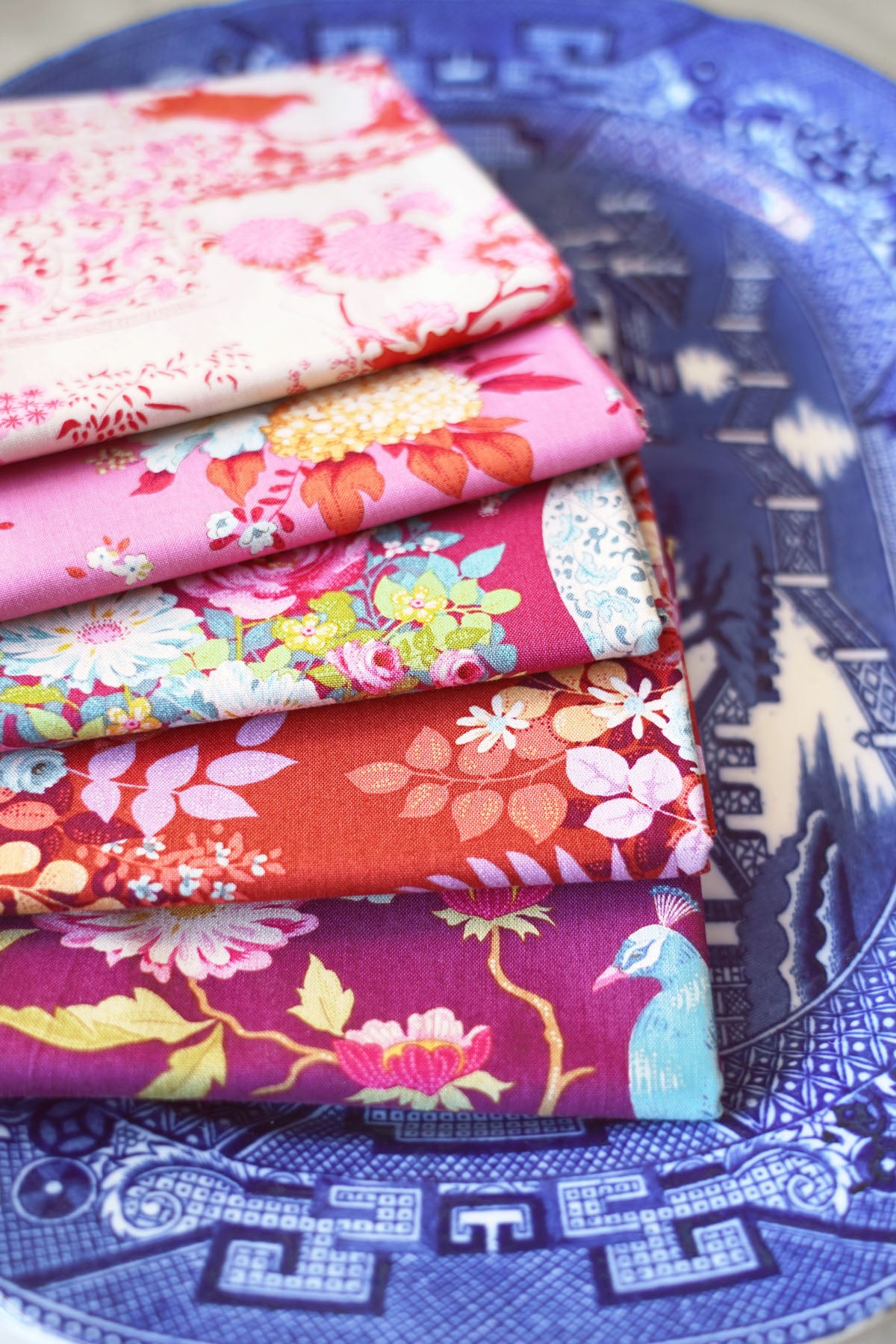 Chic Escape by Tilda - Peacock Tree Grape